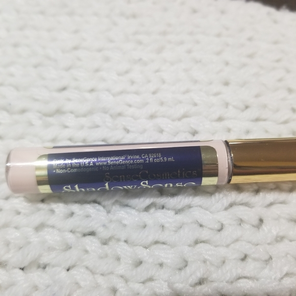 Whisper Pink Shadow Sense - Picture 3 of 4